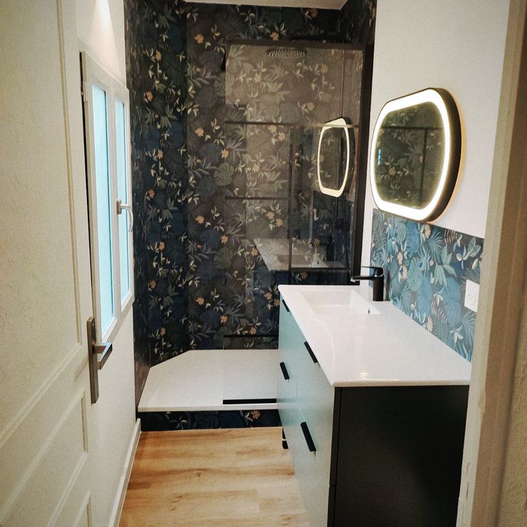 assurez la rénovation de votre salle de bain à paris 17 grâce à des assurances adaptées. protégez votre projet contre les imprévus et bénéficiez d’une couverture sur mesure pour vos travaux.