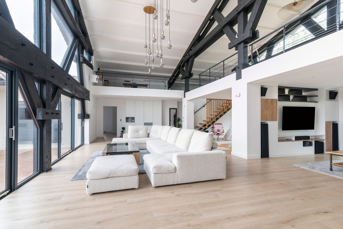 découvrez tous les éléments à prendre en compte pour estimer le coût de rénovation d’un appartement : prix au m², facteurs influençant le budget, types de travaux et conseils pour bien préparer votre projet.