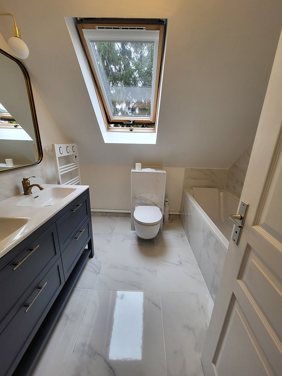obtenez rapidement un devis personnalisé pour la rénovation de votre salle de bain à paris. services professionnels, conseils sur-mesure et estimation gratuite en ligne.