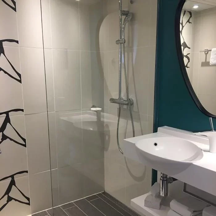 obtenez rapidement un devis personnalisé pour la rénovation de votre salle de bain à paris. prestataires qualifiés, conseils sur-mesure et estimation gratuite. transformez votre espace dès aujourd’hui !