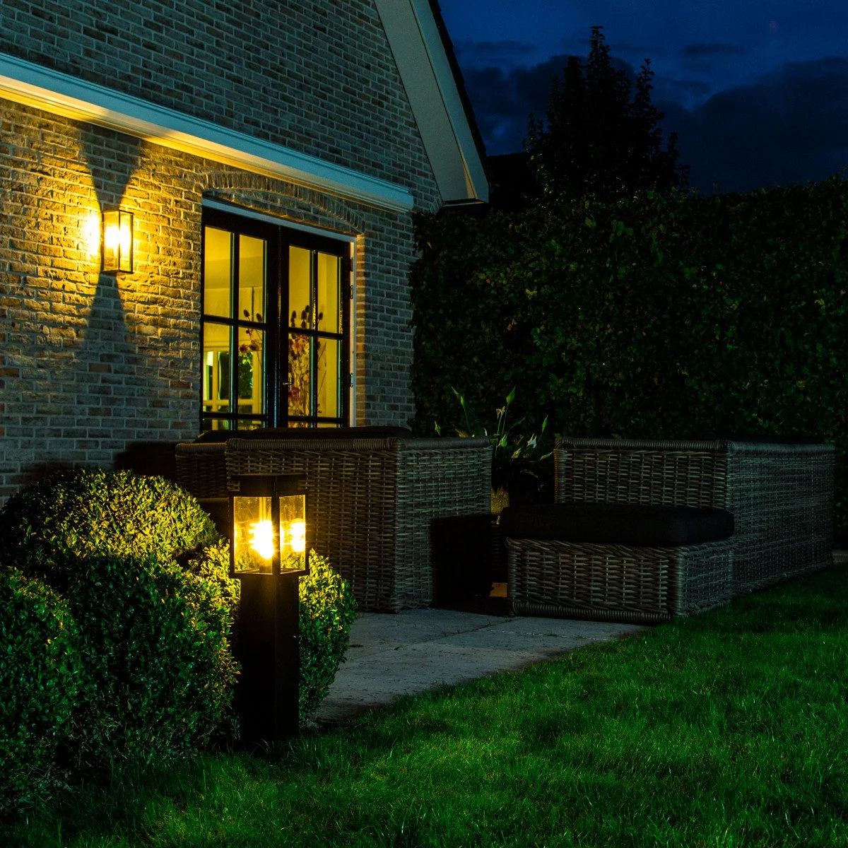 vous recherchez un éclairage extérieur à neuilly ? profitez de solutions sur mesure pour illuminer votre jardin, terrasse ou allée avec des installations modernes, sûres et esthétiques. demandez un devis gratuit !