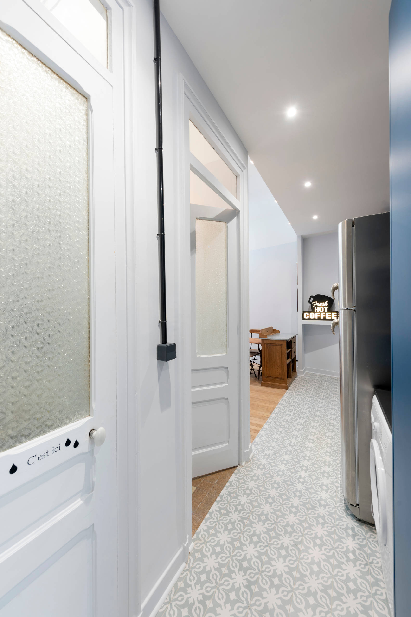 assurez la sécurité de votre maison grâce à une installation électrique fiable et conforme. découvrez nos conseils pour une électricité domestique sécurisée, protégée contre les risques et adaptée à vos besoins.