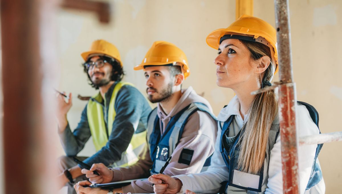 découvrez notre formation bâtiment pour acquérir les compétences essentielles dans la construction, la rénovation et le génie civil. un parcours adapté à tous les niveaux pour booster votre carrière dans le secteur du bâtiment.