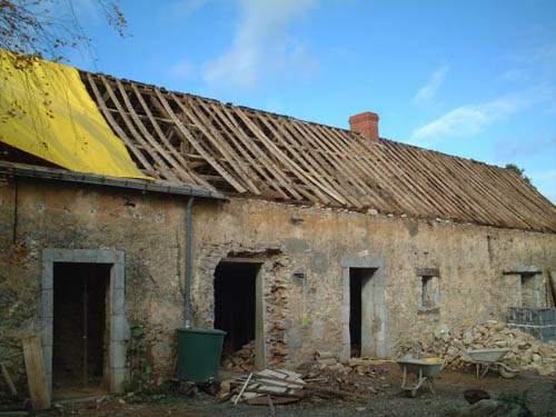 découvrez les prix pour la rénovation d'une longère : coûts moyens au m², principaux travaux à prévoir, conseils pour estimer votre budget et réussir votre projet de rénovation de longère.