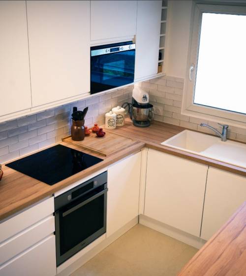 confiez la rénovation de votre cuisine à paris à des experts. modernisation, agencement sur-mesure et matériaux de qualité pour une cuisine fonctionnelle et design. demandez votre devis gratuit !