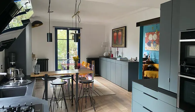 confiez la rénovation de votre cuisine à paris à des experts qualifiés. profitez de solutions sur mesure, d’un accompagnement personnalisé et d’un résultat moderne et fonctionnel pour transformer votre espace culinaire.