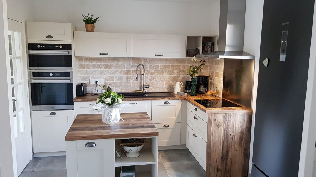 confiez la rénovation de votre cuisine à paris à des experts qualifiés. bénéficiez d’un accompagnement sur mesure et d’un travail soigné pour moderniser votre espace culinaire.