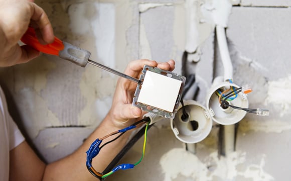 découvrez nos solutions de rénovation électrique pour moderniser, sécuriser et optimiser votre installation électrique. devis gratuit, intervention rapide et conforme aux normes en vigueur.
