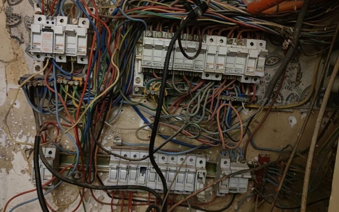 découvrez nos solutions complètes de rénovation électrique pour moderniser votre installation, assurer votre sécurité et optimiser la performance énergétique de votre logement ou local professionnel. devis gratuit et interventions rapides.