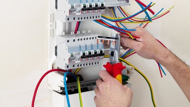 découvrez nos conseils et astuces pour réussir votre rénovation électrique en toute sécurité. modernisez votre installation, assurez la conformité et optimisez l'efficacité de votre habitation avec nos experts.