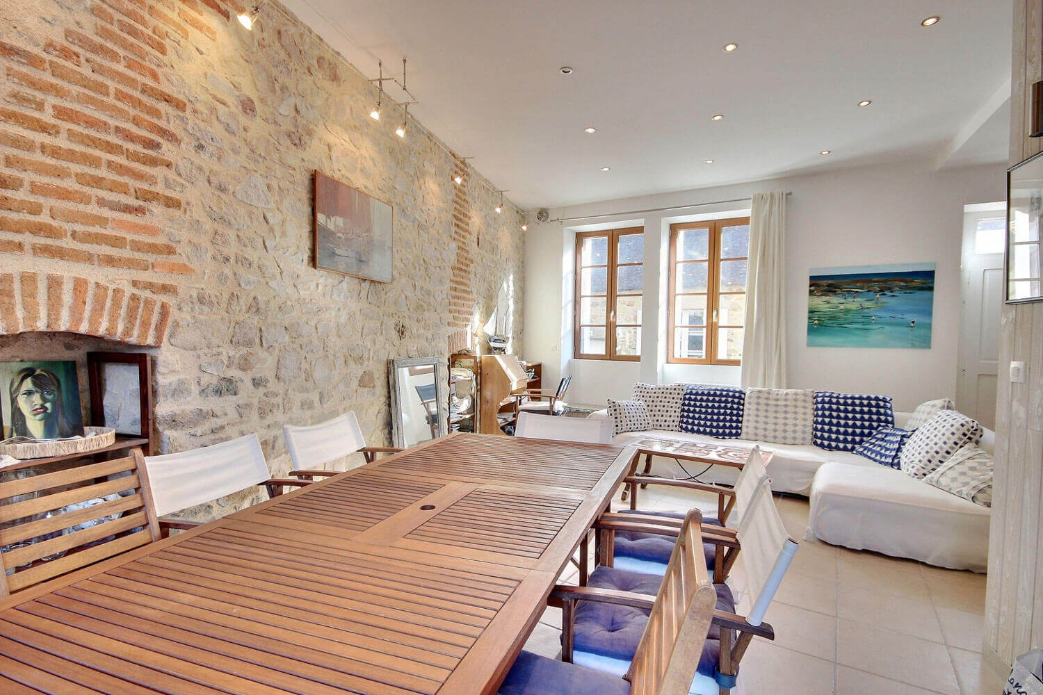 découvrez nos conseils et inspirations pour réussir votre rénovation intérieure : aménagement, décoration, choix des matériaux et astuces pour moderniser votre intérieur facilement.