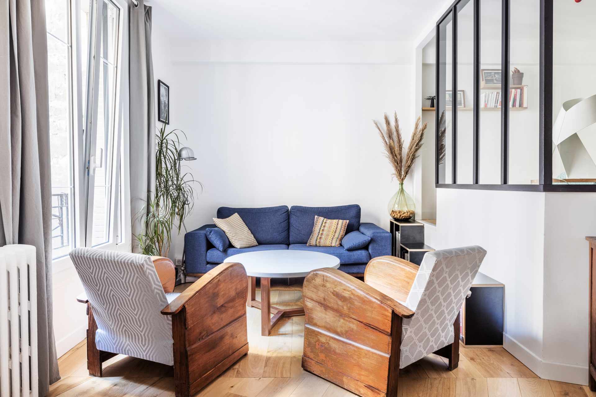 confiez votre rénovation intérieure à paris à des experts qualifiés. modernisez votre appartement ou maison avec des prestations sur mesure : agencement, peinture, sols, cuisines et salles de bains. devis rapide et accompagnement personnalisé.