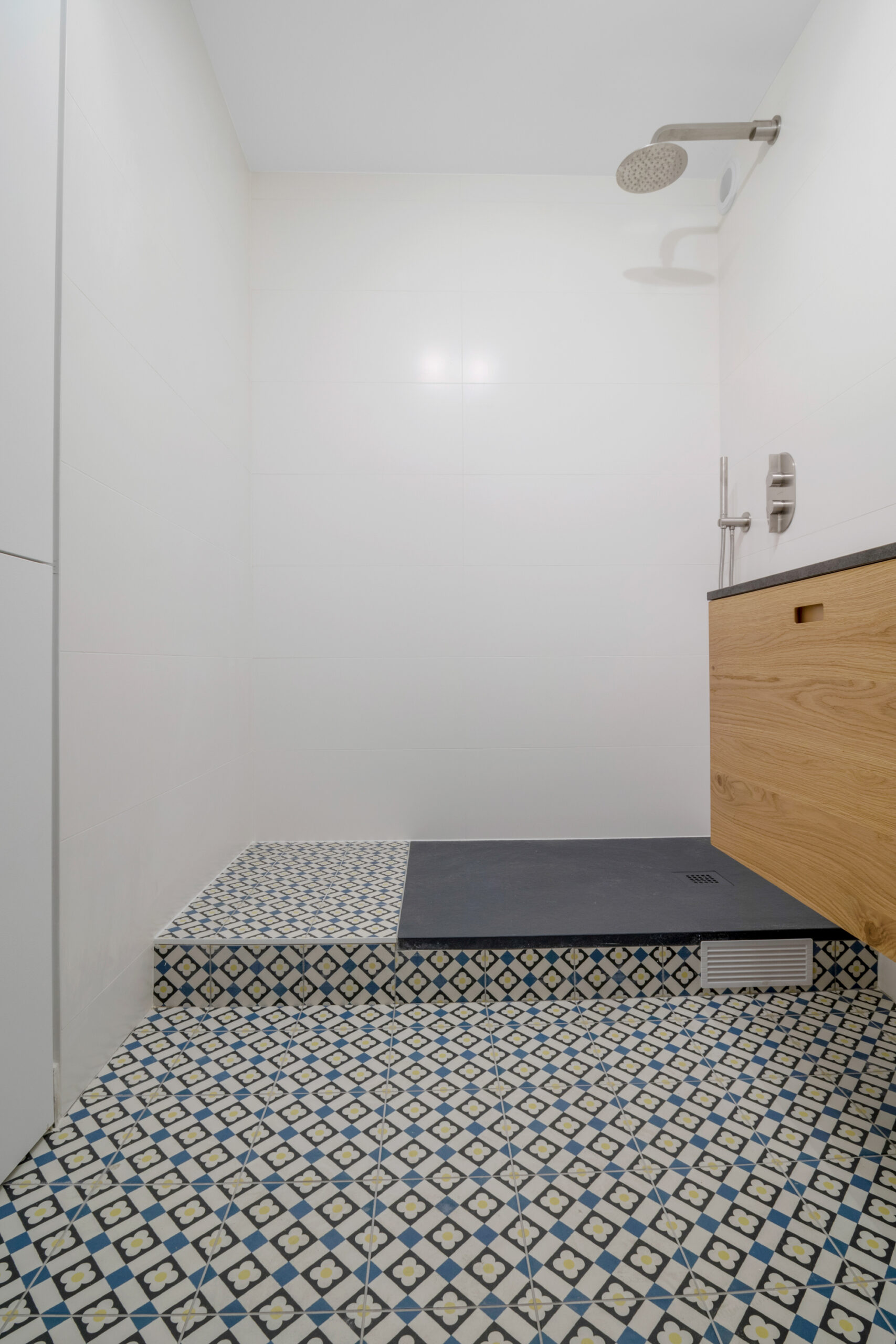 confiez votre projet de rénovation à paris 12 à des experts qualifiés. travaux de qualité, conseils personnalisés et accompagnement sur-mesure pour rénover votre appartement ou maison.
