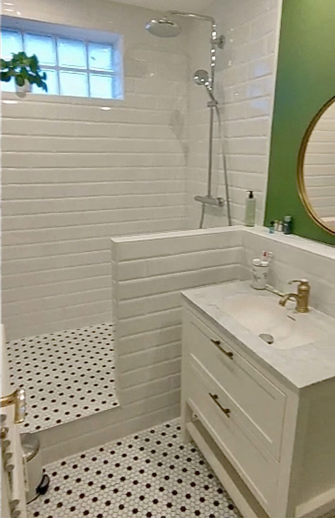 confiez la rénovation de votre salle de bain à paris à des experts ! profitez d’un accompagnement sur mesure, de devis gratuits, et de solutions modernes pour transformer votre espace selon vos envies.