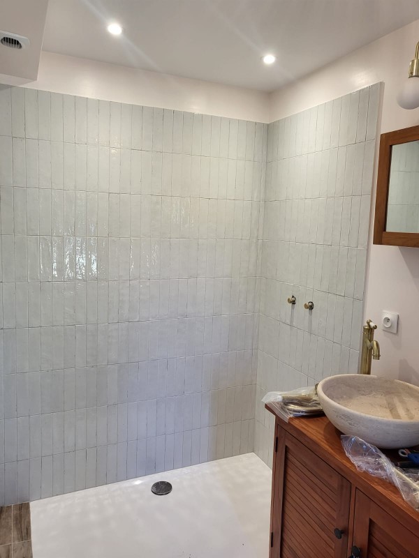 confiez la rénovation de votre salle de bain à paris à des experts. design sur mesure, travaux de qualité et accompagnement personnalisé pour transformer votre espace selon vos envies.