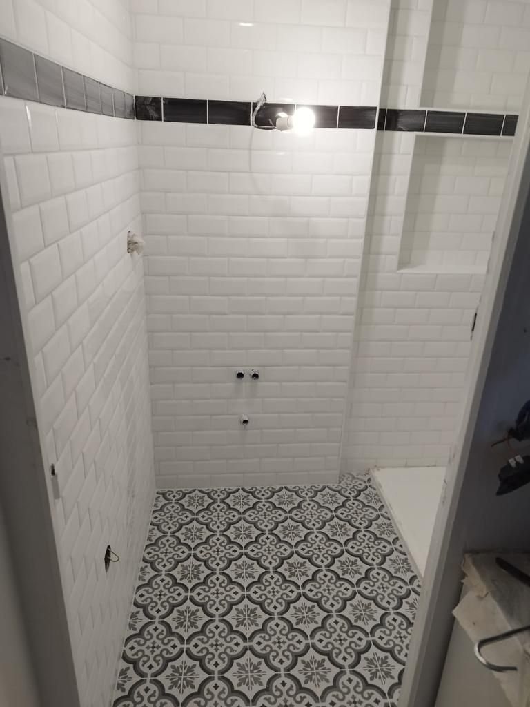 confiez la rénovation de votre salle de bain à paris à des experts ! profitez de solutions sur-mesure, design moderne et matériaux de qualité pour transformer votre espace selon vos envies.