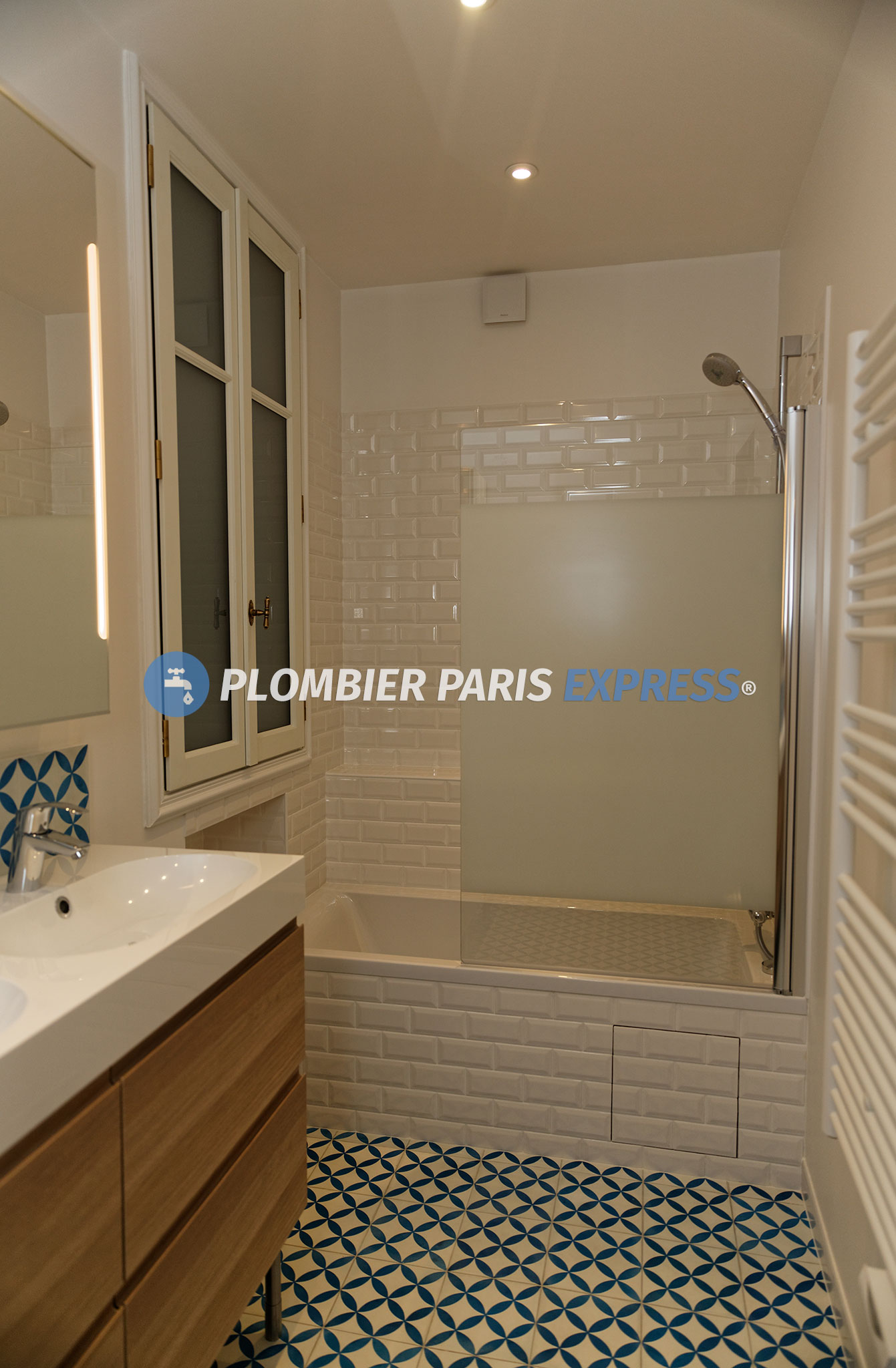 confiez la rénovation de votre salle de bains à paris à des experts ! bénéficiez de conseils personnalisés, d’une réalisation soignée et de solutions adaptées à vos besoins pour transformer votre espace en un lieu moderne et fonctionnel.