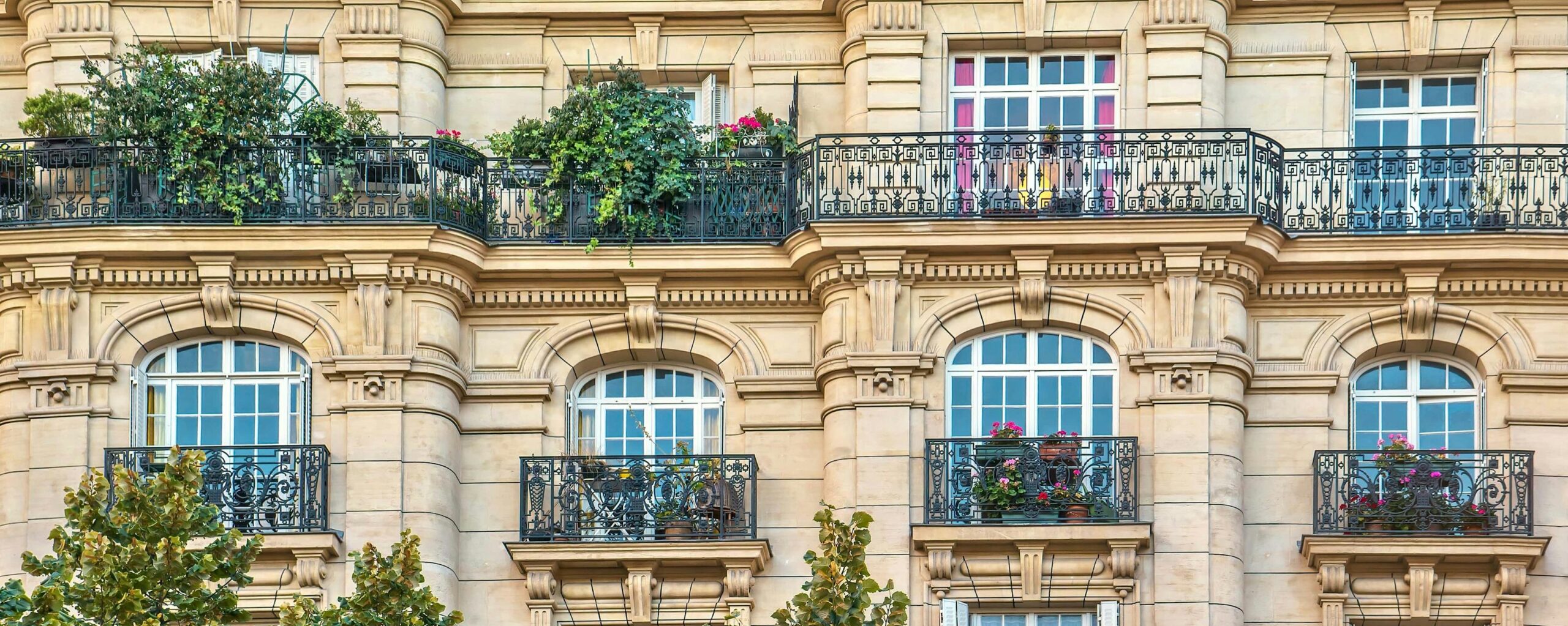 confiez la rénovation de votre t2 à paris à des experts. obtenez un intérieur moderne, fonctionnel et adapté à vos besoins avec un accompagnement de qualité et des travaux sur-mesure.