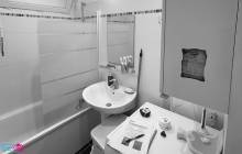 découvrez nos solutions pour une salle de bain moderne à fontenay-aux-roses : design contemporain, matériaux tendance et conseils sur mesure pour transformer votre espace.