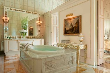 découvrez nos services de rénovation et d'aménagement de salle de bain à paris. bénéficiez de conseils d'experts pour créer une salle de bain moderne, fonctionnelle et élégante adaptée à vos besoins.
