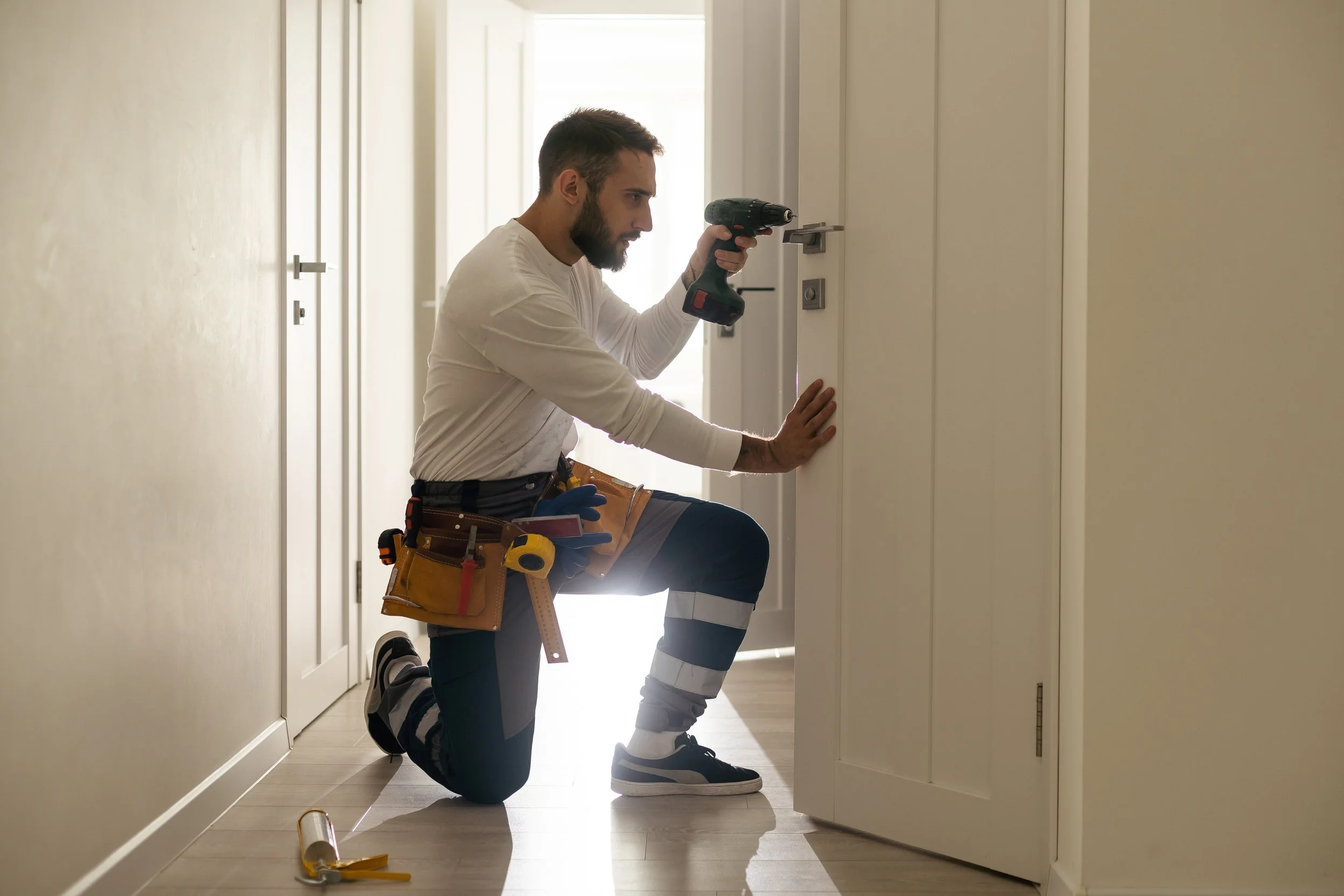 besoin d’un serrurier d’urgence à neuilly ? intervention rapide 24h/24 et 7j/7 pour toutes vos ouvertures de portes, dépannages et réparations de serrures. devis gratuit et déplacement rapide.