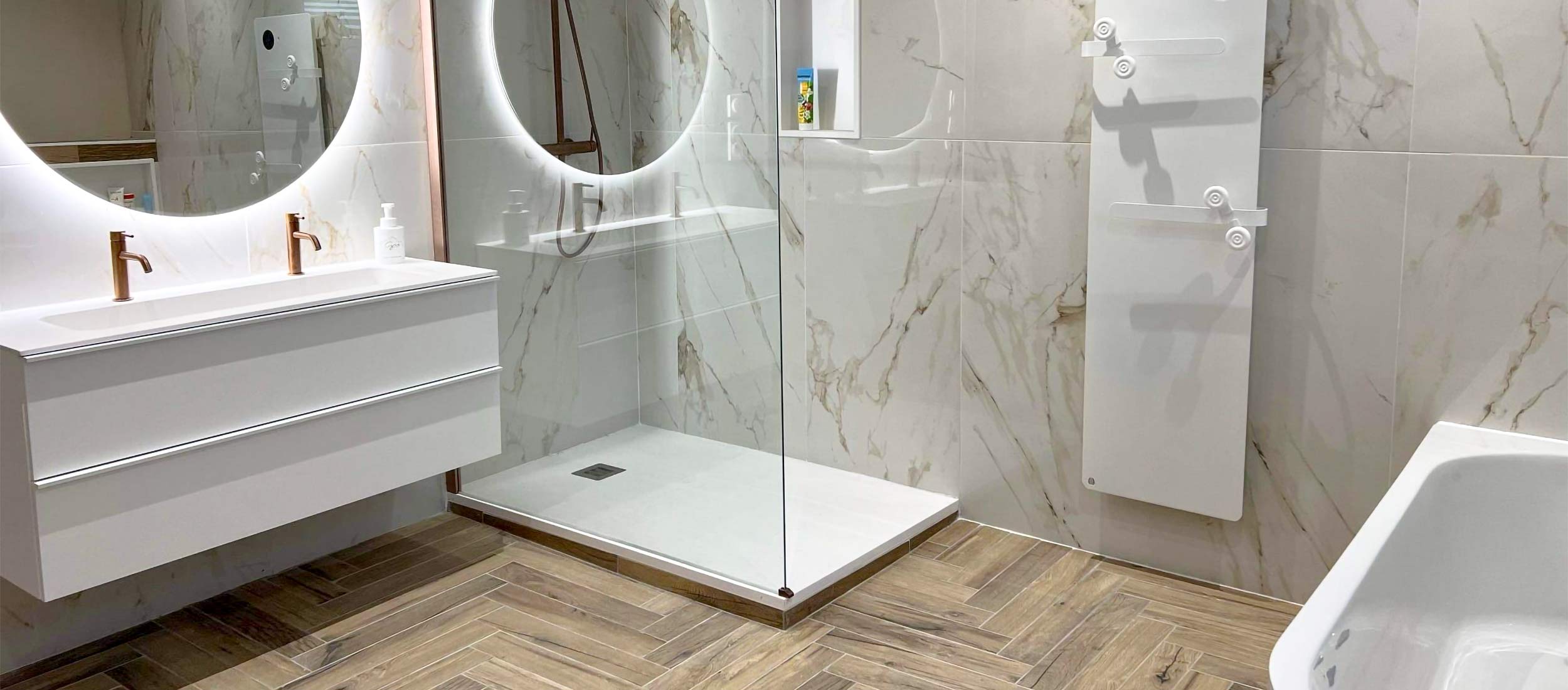 découvrez nos conseils et inspirations pour la transformation de votre salle de bains : idées de rénovation, aménagements modernes et astuces pour optimiser l'espace et le confort.