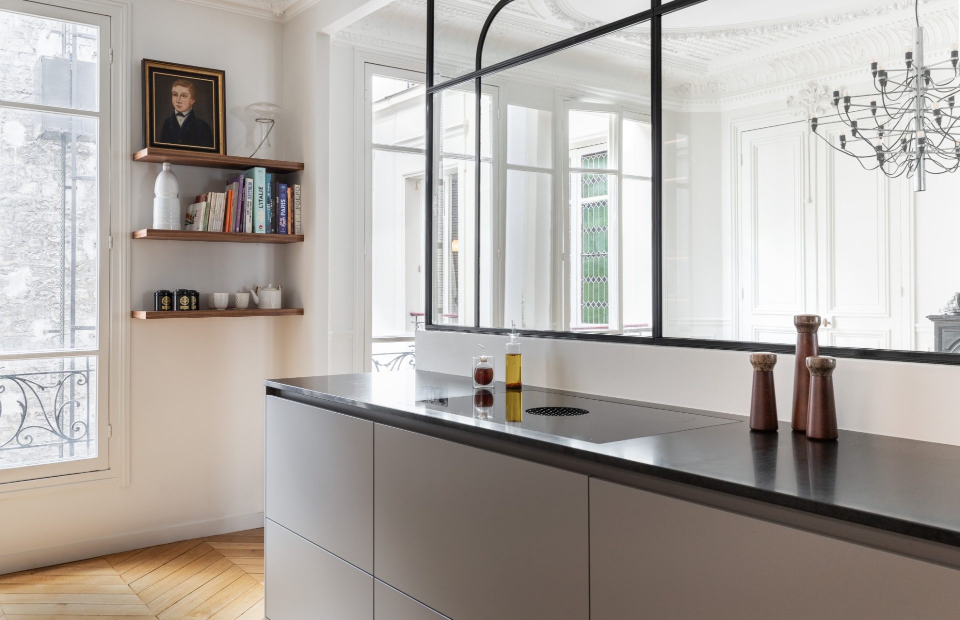 découvrez nos solutions de verrières pour cuisine à paris : installation sur-mesure, design moderne et gain de luminosité. transformez votre espace avec une verrière élégante adaptée à votre intérieur parisien.
