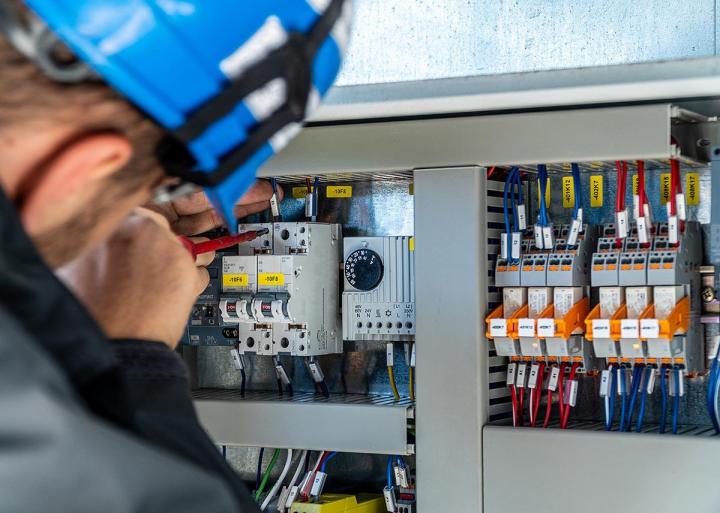 électricien sur mesure à courbevoie : services personnalisés pour vos installations électriques, dépannage rapide et conseils professionnels adaptés à vos besoins.