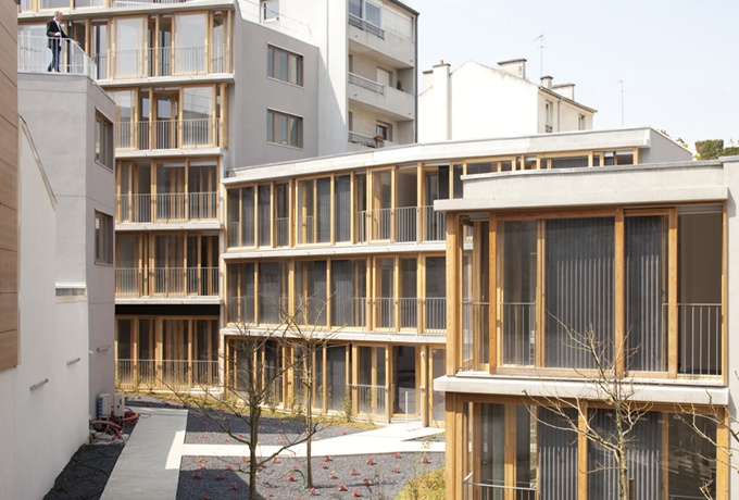 découvrez comment un immeuble de luxe au cœur de paris a été transformé en logements sociaux modernes, alliant confort, mixité sociale et accessibilité dans la capitale.