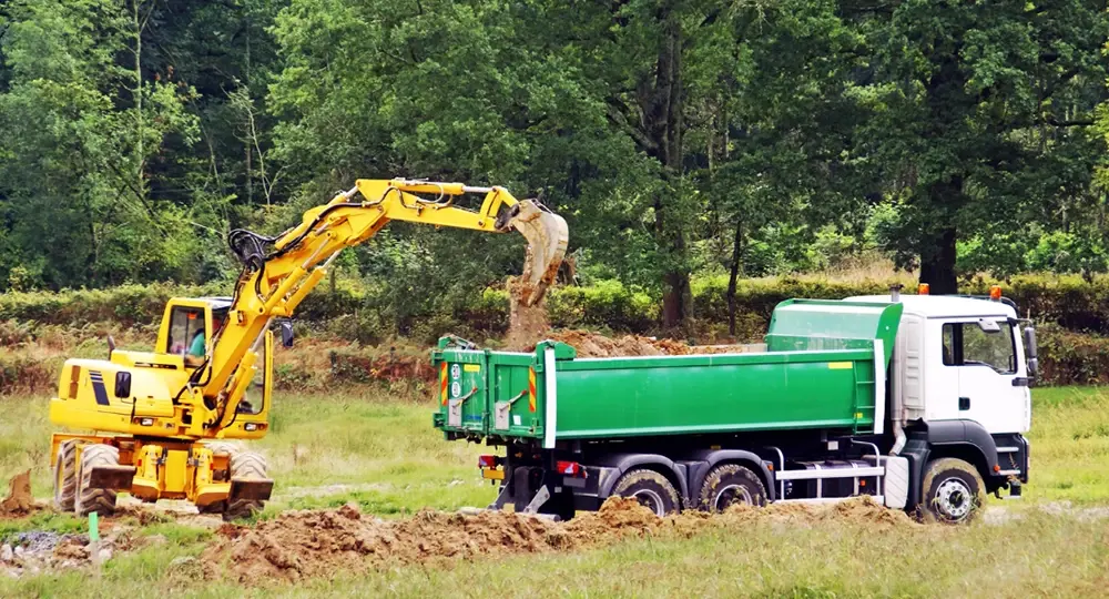 découvrez les tarifs du terrassement au mètre carré pour estimer le coût de vos travaux de préparation de terrain. obtenez des conseils pour un budget maîtrisé et un chantier réussi.