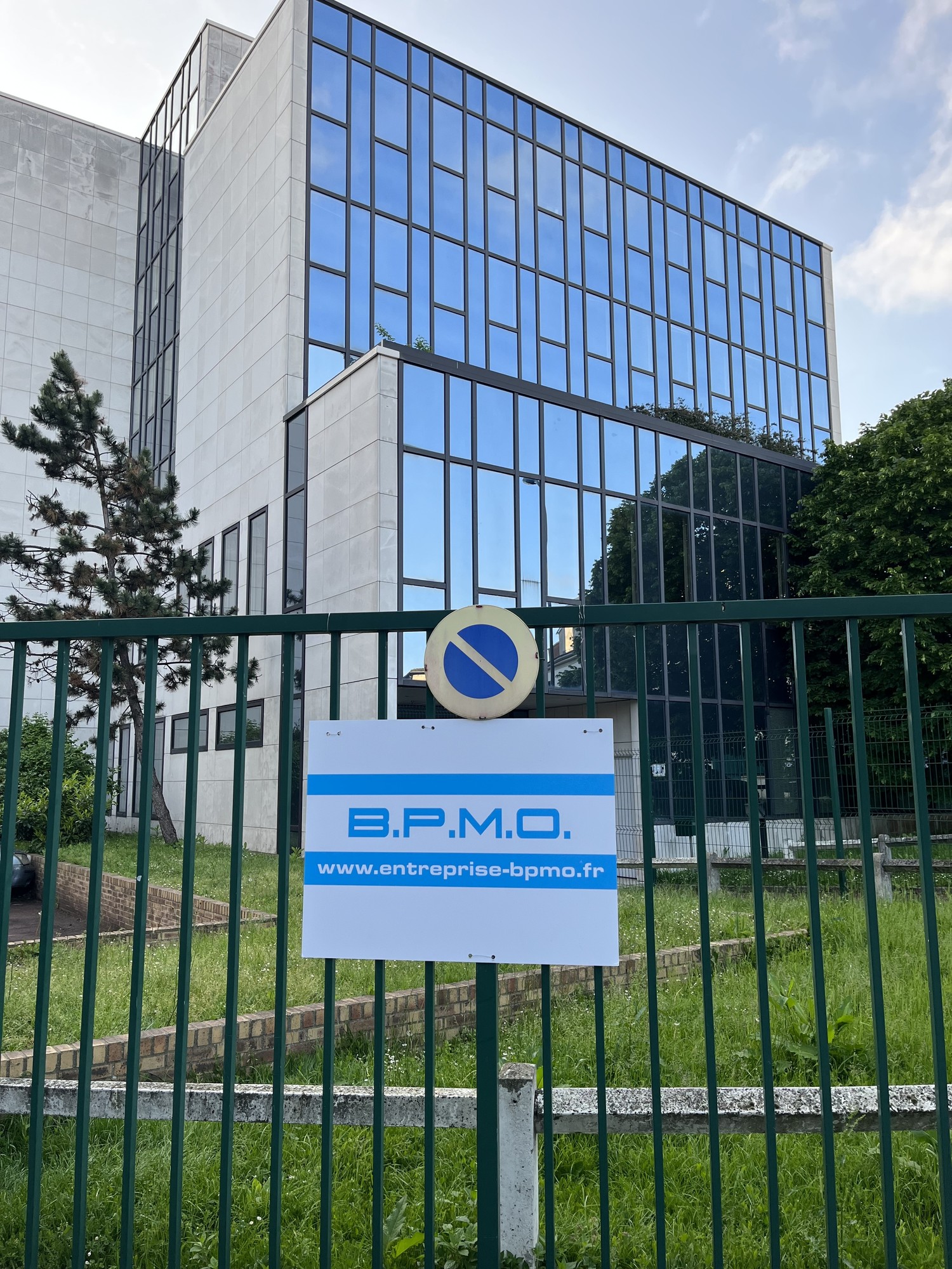 confiez la rénovation de votre entreprise à malakoff à des experts qualifiés. travaux sur mesure, délais respectés et accompagnement personnalisé pour valoriser vos locaux professionnels.