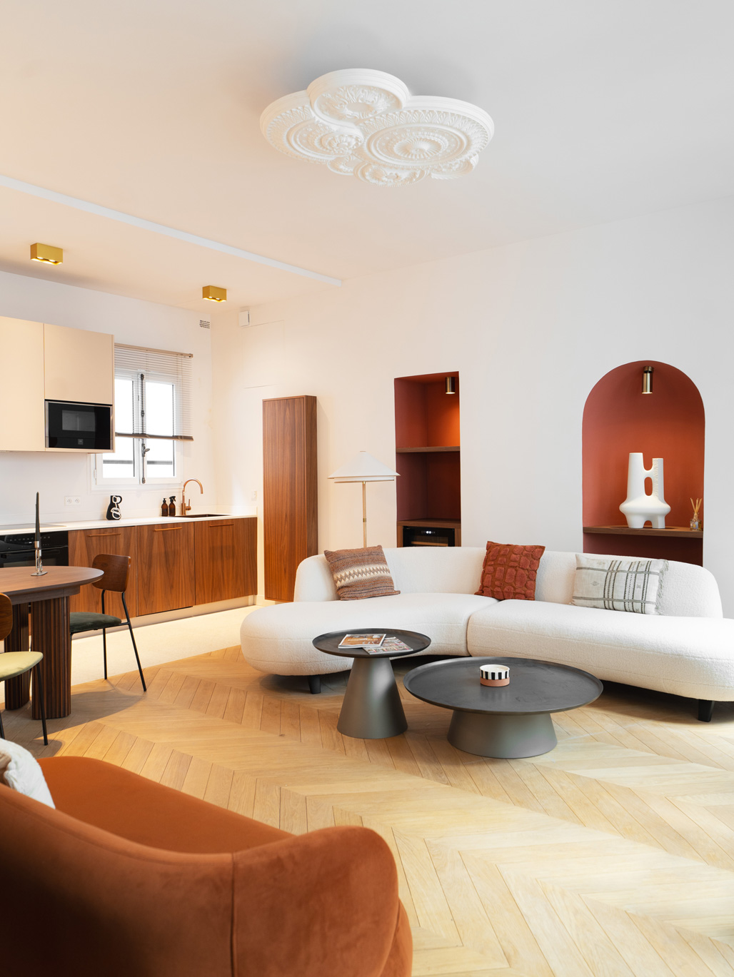 découvrez nos services de rénovation à paris : transformation d'appartements, de maisons et de locaux professionnels avec un savoir-faire reconnu. demandez un devis gratuit pour vos projets de rénovation intérieure ou extérieure à paris.