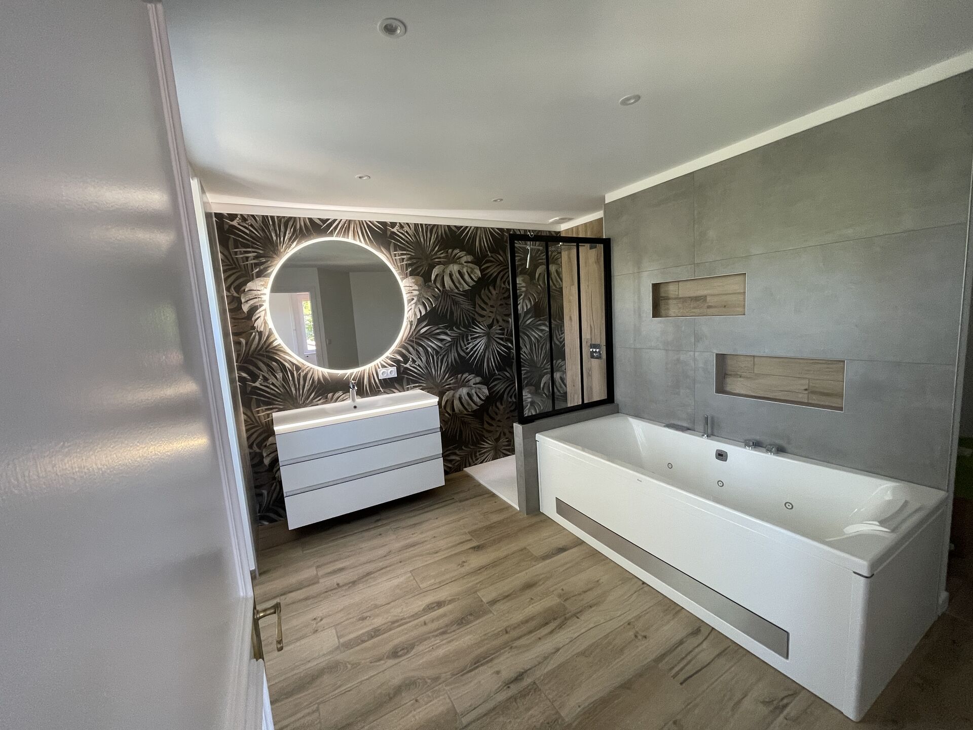 confiez la rénovation de votre salle de bain à montgeroult à des experts. modernisation, aménagement sur-mesure et matériaux de qualité pour un espace fonctionnel et élégant. devis gratuit !