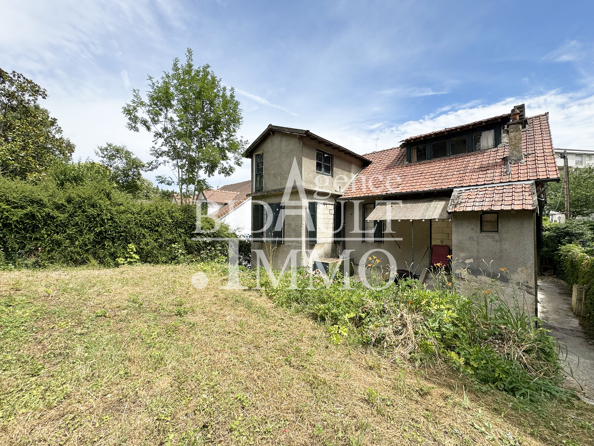 confiez la rénovation de votre villa à saint-cloud à des experts. qualité, conseils personnalisés et respect des délais pour transformer votre maison selon vos envies.