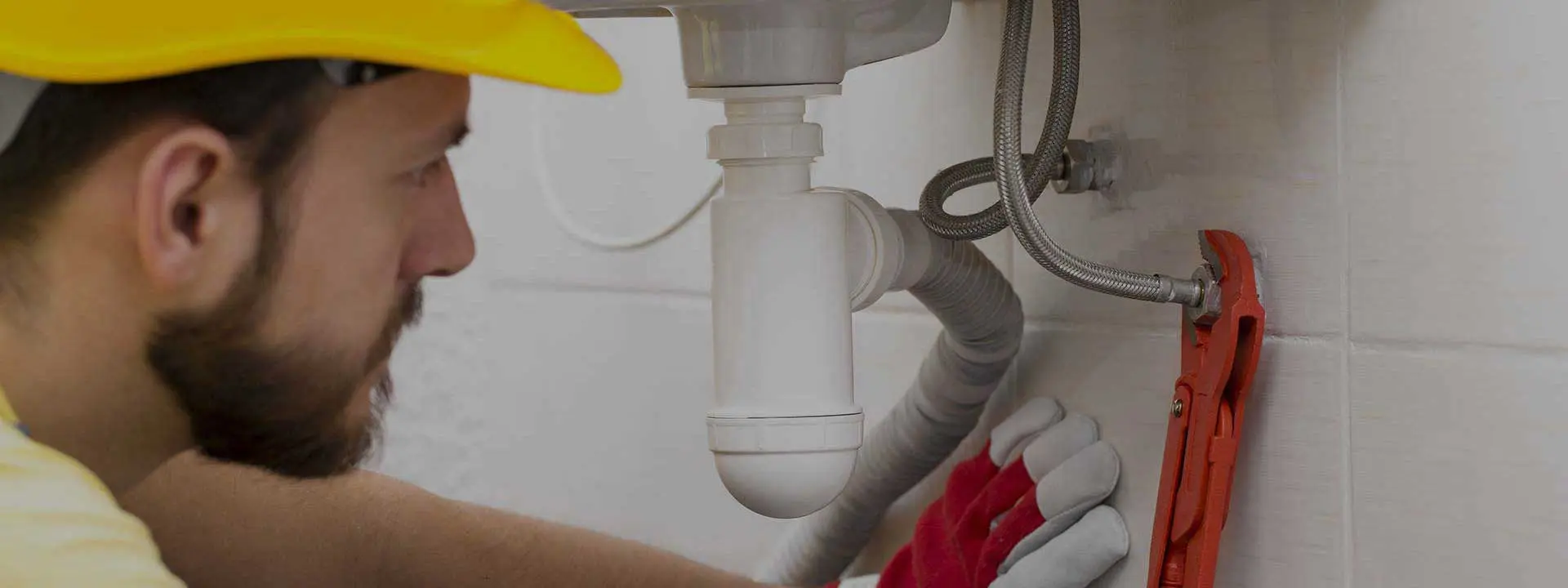 trouvez un plombier fiable à paris et en île-de-france pour tous vos besoins en réparation, installation et entretien plomberie avec des professionnels qualifiés.